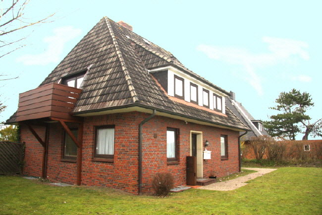 W-1 Haus NEU mit Balkon web 650